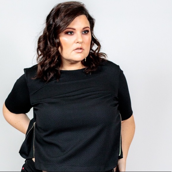 Plus Size ‘Harley’ Zipper Top - Picture 3 of 6